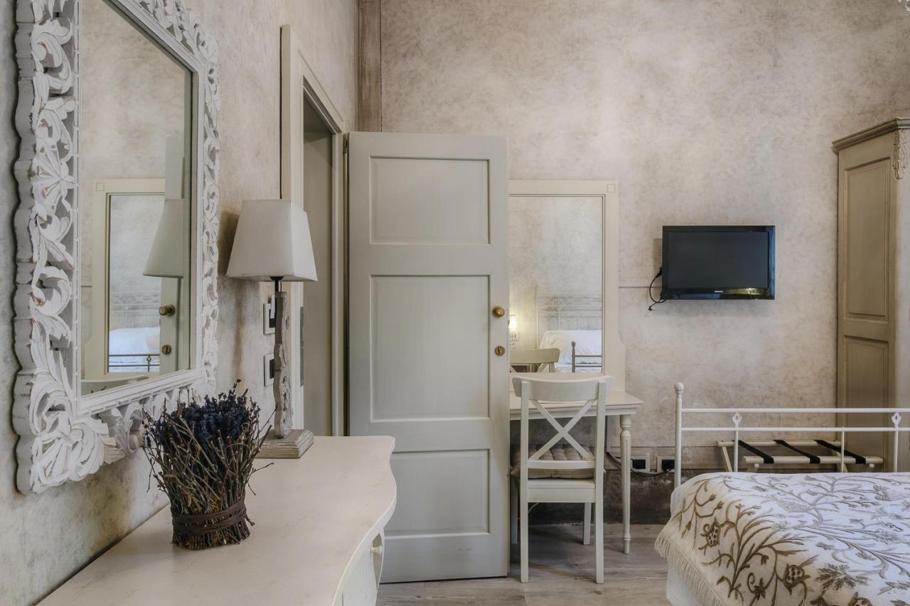Relais Villa Vittoria ลาโญ ภายนอก รูปภาพ
