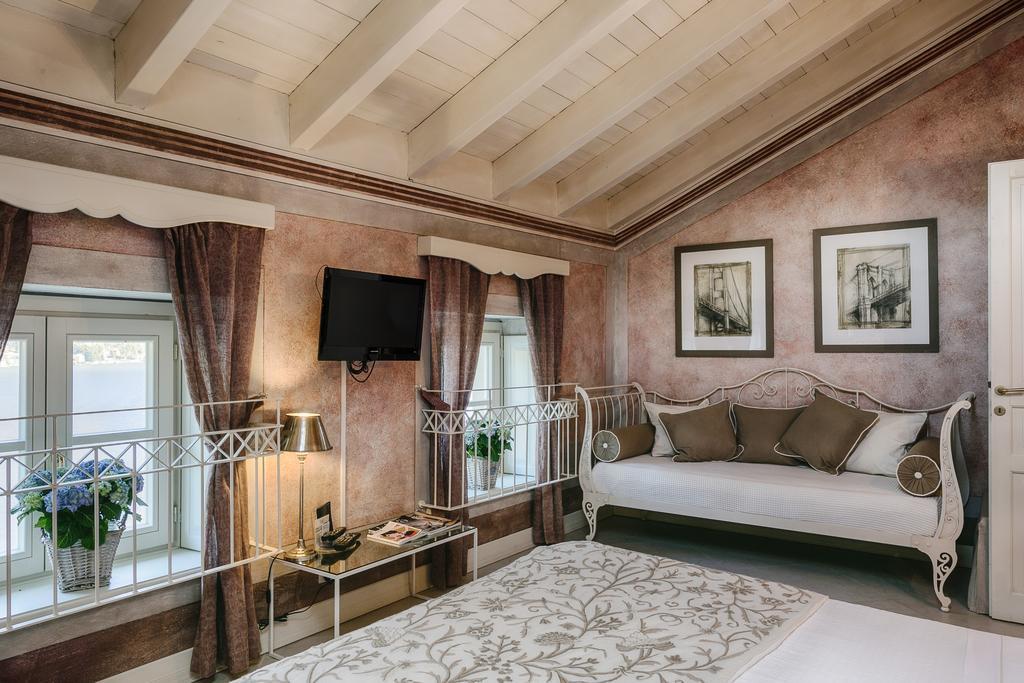 Relais Villa Vittoria ลาโญ ภายนอก รูปภาพ